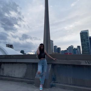 Meet your Posher, Paniz